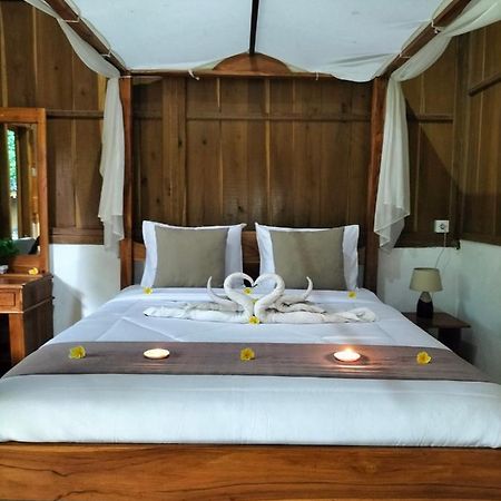 Friendly Homestay Lemukih 新加拉惹 外观 照片