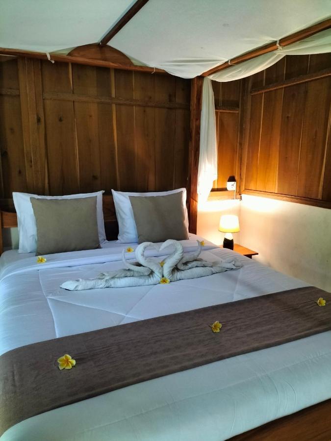 Friendly Homestay Lemukih 新加拉惹 外观 照片