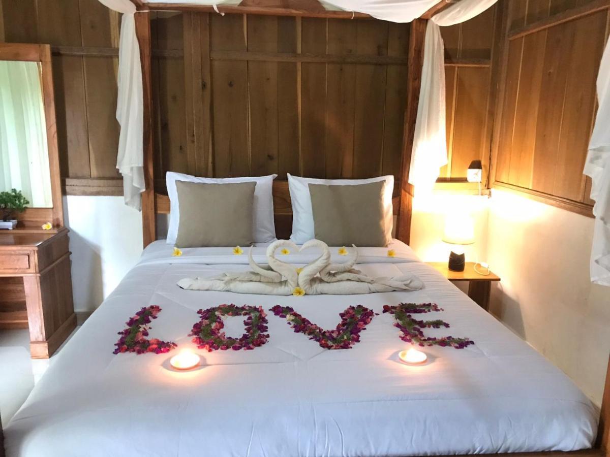Friendly Homestay Lemukih 新加拉惹 外观 照片