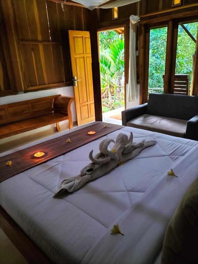 Friendly Homestay Lemukih 新加拉惹 外观 照片