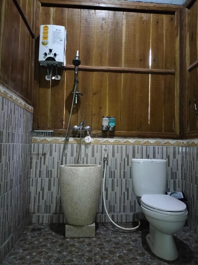 Friendly Homestay Lemukih 新加拉惹 外观 照片