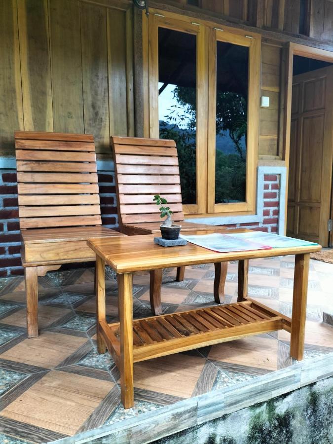 Friendly Homestay Lemukih 新加拉惹 外观 照片