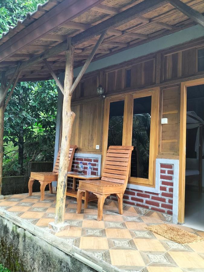 Friendly Homestay Lemukih 新加拉惹 外观 照片