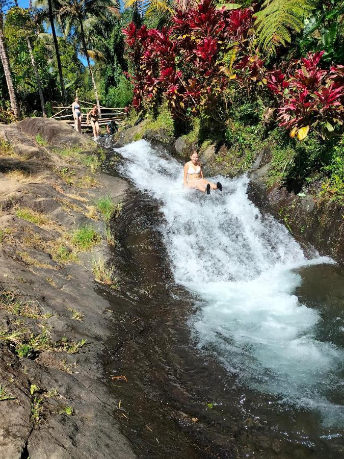 Friendly Homestay Lemukih 新加拉惹 外观 照片