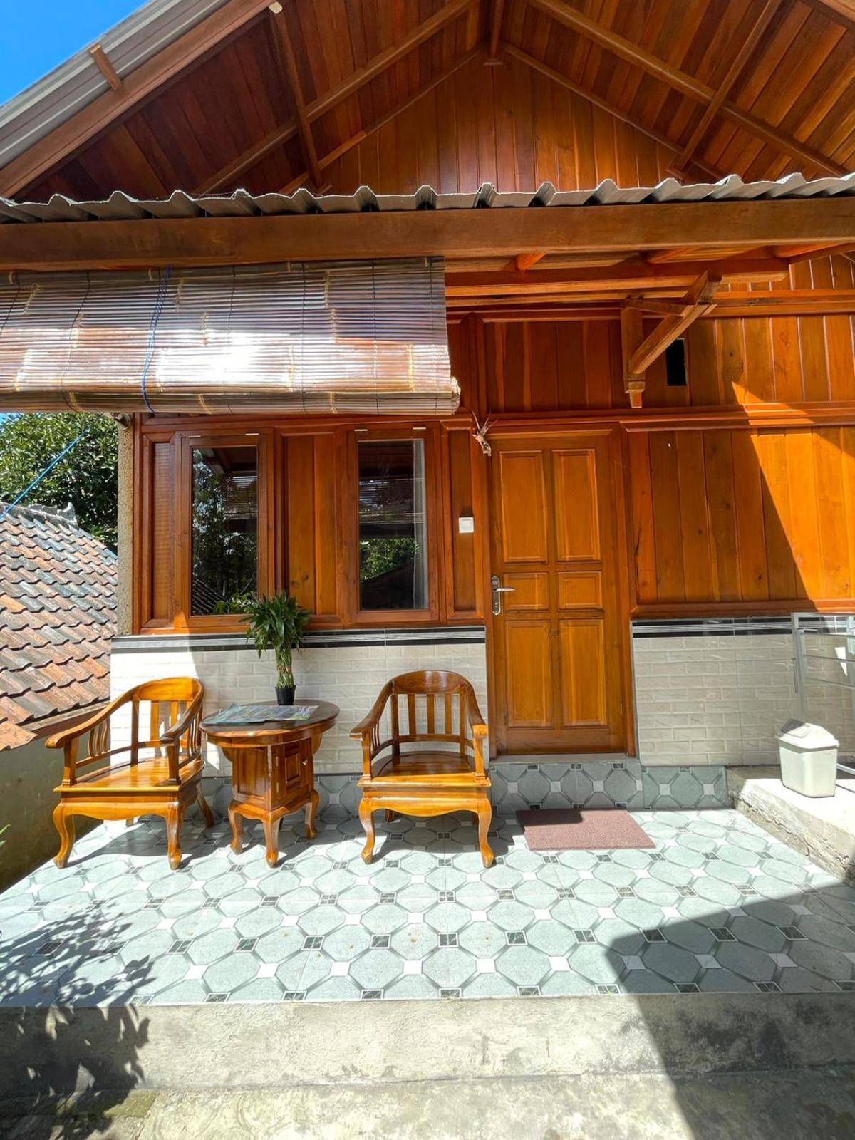 Friendly Homestay Lemukih 新加拉惹 客房 照片