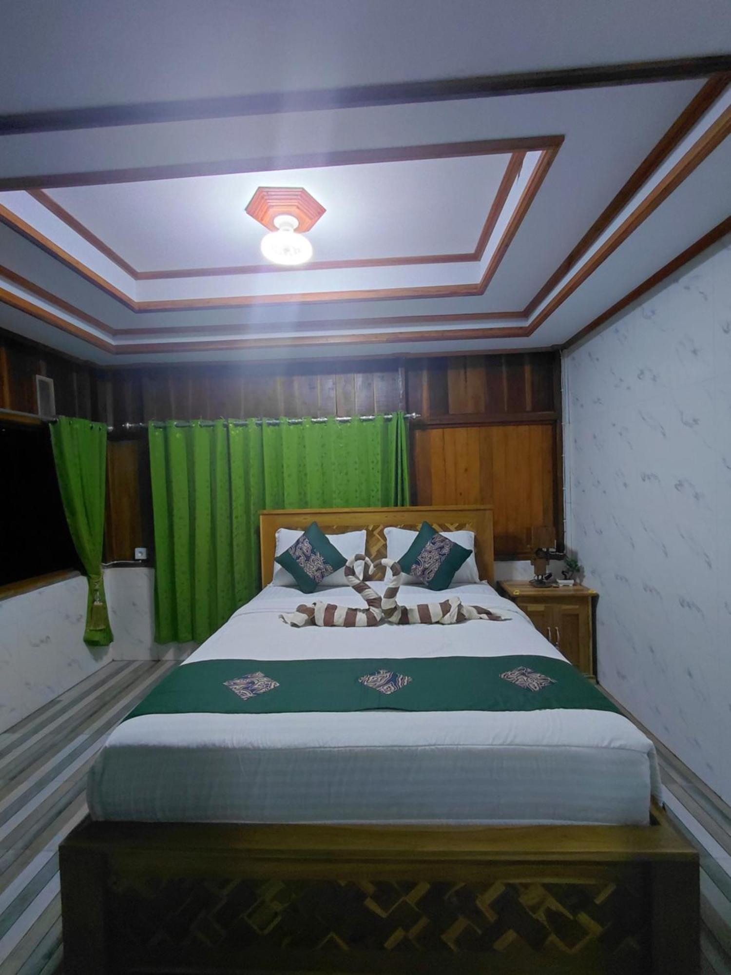 Friendly Homestay Lemukih 新加拉惹 外观 照片