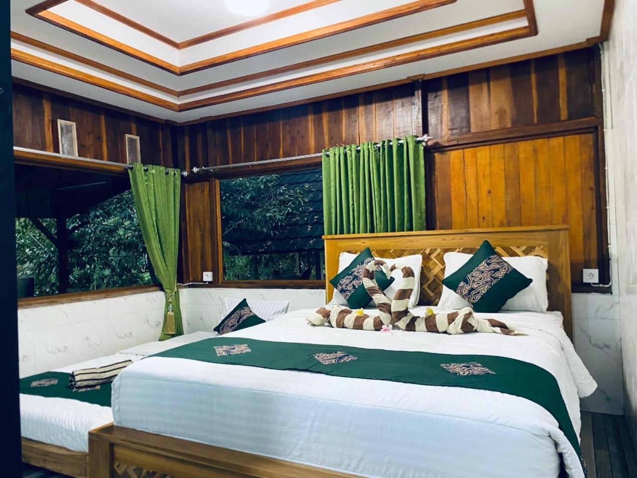 Friendly Homestay Lemukih 新加拉惹 外观 照片
